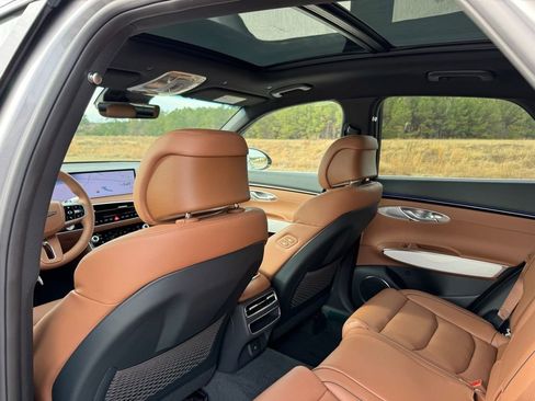 New 2026 Genesis GV70 2.5T Advanced image 24