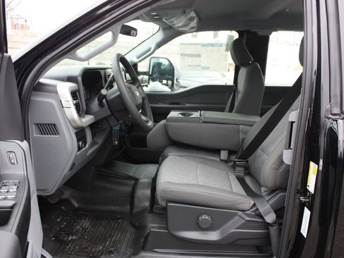 New 2026 Ford F250 XL w/ XL Chrome Package AWD/4WD image 11