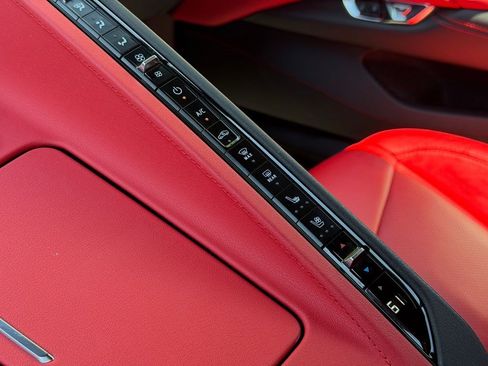 Used 2022 Chevrolet Corvette Stingray Preferred Cpe w/ Z51 Performance Package RWD image 27