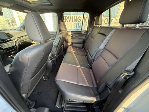 Used 2022 Honda Ridgeline Black Edition image 9