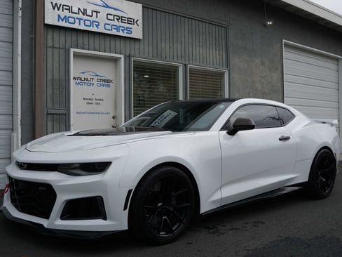 Used 2018 Chevrolet Camaro ZL1 image 5