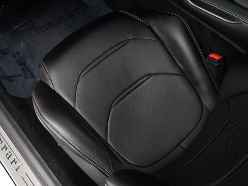 Used 2017 Ferrari GTC4Lusso image 19