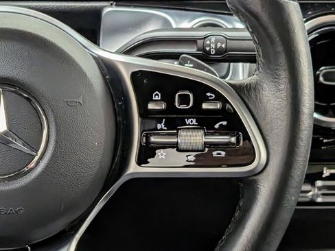 Used 2022 Mercedes-Benz GLB 250 4MATIC image 34