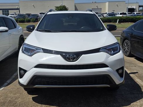 Used 2017 Toyota RAV4 SE w/ Power Special Value Package FWD image 9