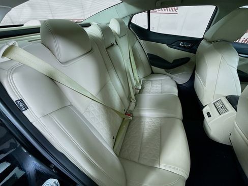Used 2019 Nissan Maxima Platinum image 31