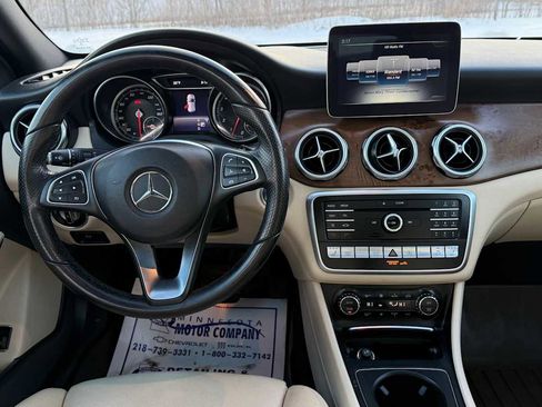 Used 2018 Mercedes-Benz GLA 250 4MATIC image 10