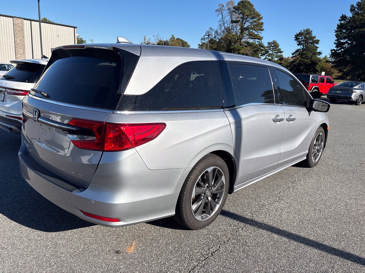 Used 2024 Honda Odyssey Elite image 9