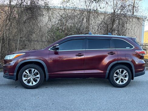 Used 2015 Toyota Highlander XLE image 29