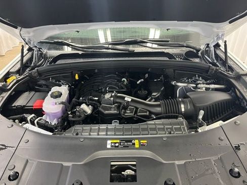 New 2025 Jeep Grand Cherokee Altitude AWD/4WD image 29