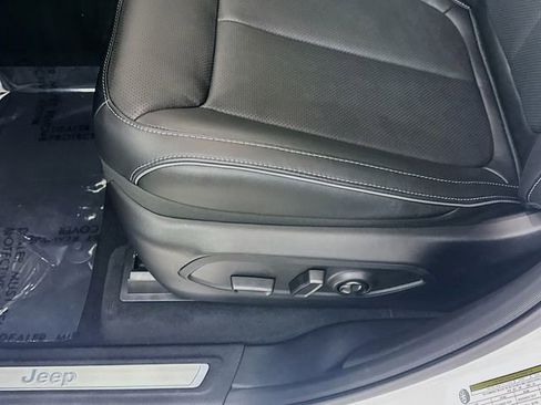 New 2025 Jeep Grand Cherokee Overland w/ Trailer Tow Package image 19