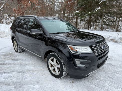 Used 2017 Ford Explorer XLT w/ Equipment Group 202A image 1
