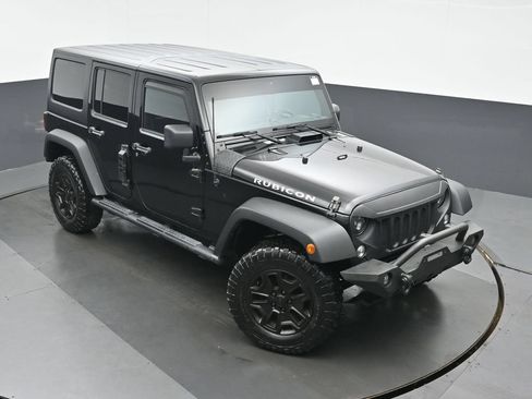 Used 2016 Jeep Wrangler Unlimited Rubicon w/ Connectivity Group AWD/4WD image 31