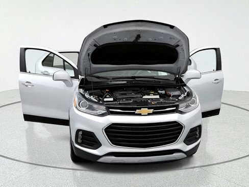 Used 2019 Chevrolet Trax LT w/ LT Convenience Package AWD/4WD image 15