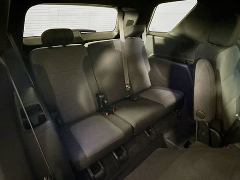 Used 2023 Chevrolet Traverse LT FWD image 30