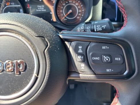 Used 2024 Jeep Wrangler Unlimited Rubicon AWD/4WD image 36