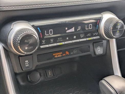 Used 2021 Toyota RAV4 XLE image 11
