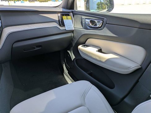 New 2026 Volvo XC60 B5 Core w/ Protection Package Premier image 19