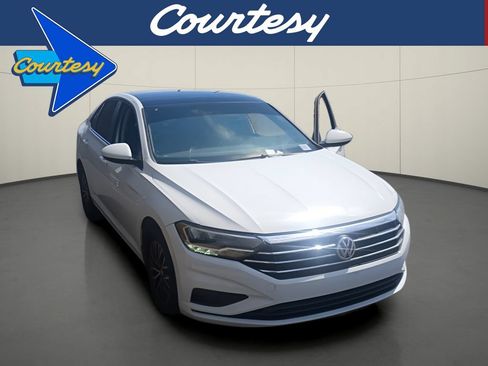 Used 2019 Volkswagen Jetta SE FWD image 1