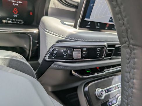 Used 2023 Lincoln Nautilus Reserve FWD image 34