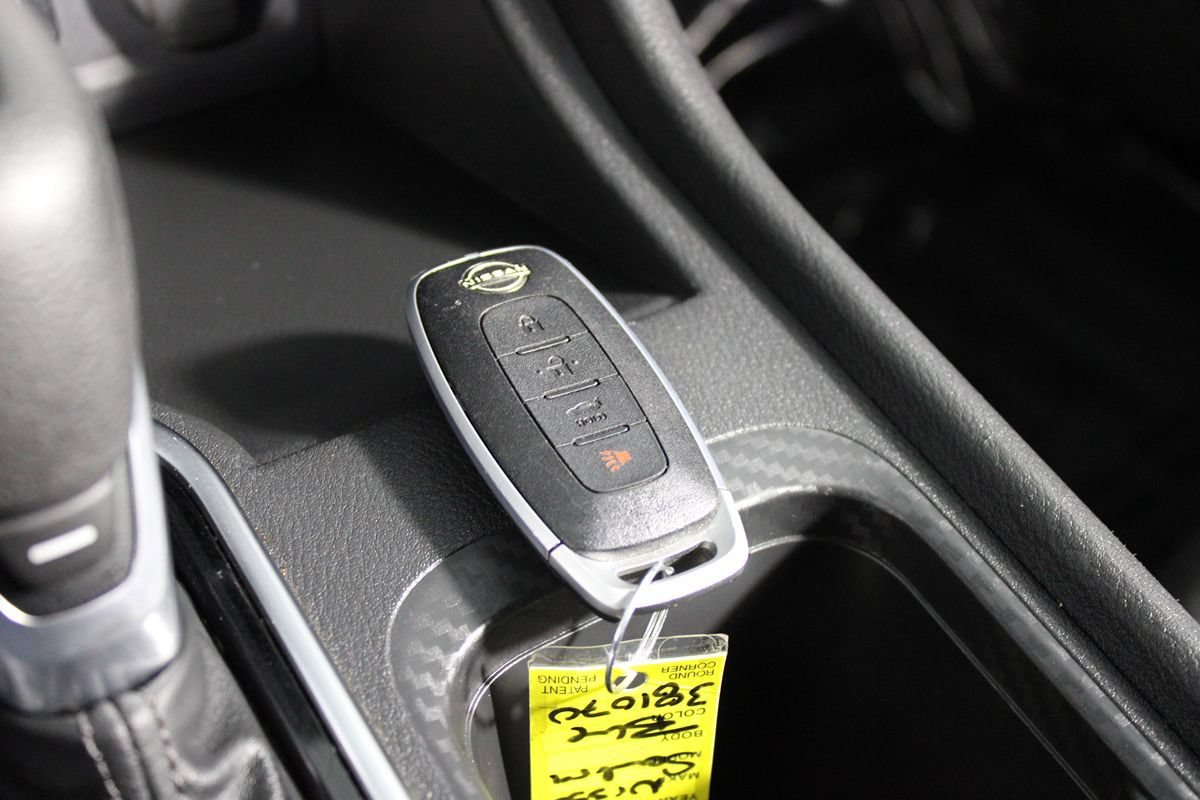 Used 2025 Nissan Sentra SV FWD image 14