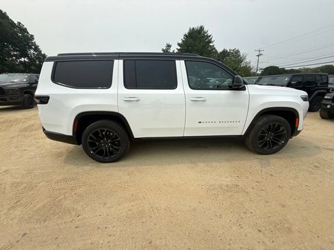 New 2026 Jeep Grand Wagoneer Summit AWD/4WD image 6