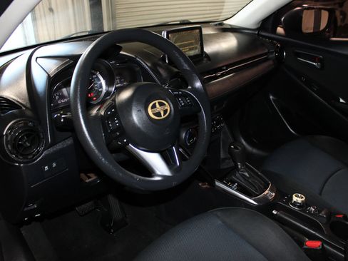 Used 2016 Scion iA FWD image 22