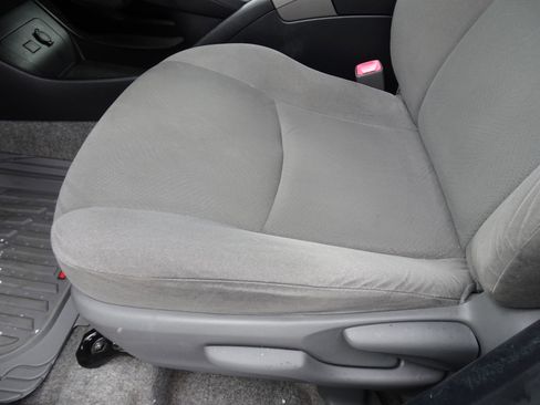 Used 2013 Toyota Prius Two image 10