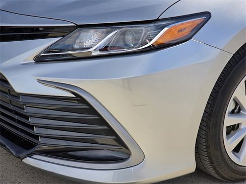 Used 2023 Toyota Camry LE image 6