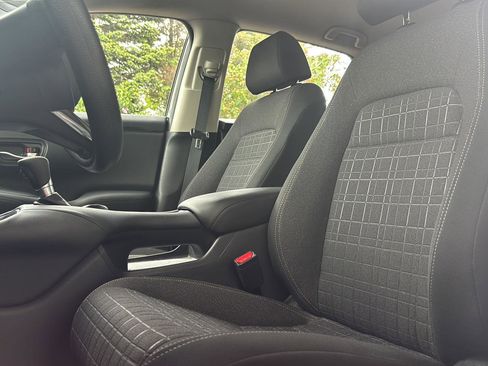 Used 2024 Honda HR-V LX image 2