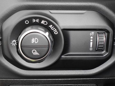 New 2025 Jeep Gladiator Sport image 17