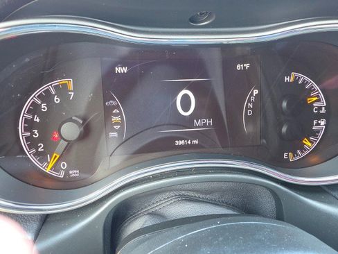 Used 2021 Jeep Grand Cherokee Laredo X AWD/4WD image 35