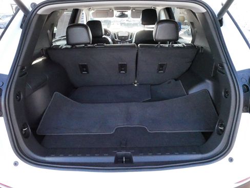 Used 2023 Chevrolet Equinox Premier image 18