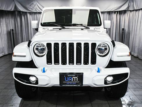 Used 2022 Jeep Wrangler Unlimited Sahara image 2