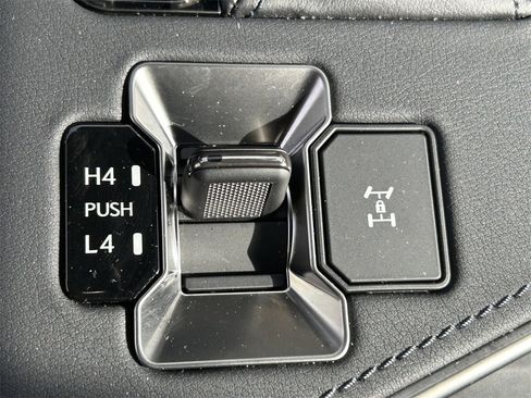 Used 2025 Lexus GX 550 image 24