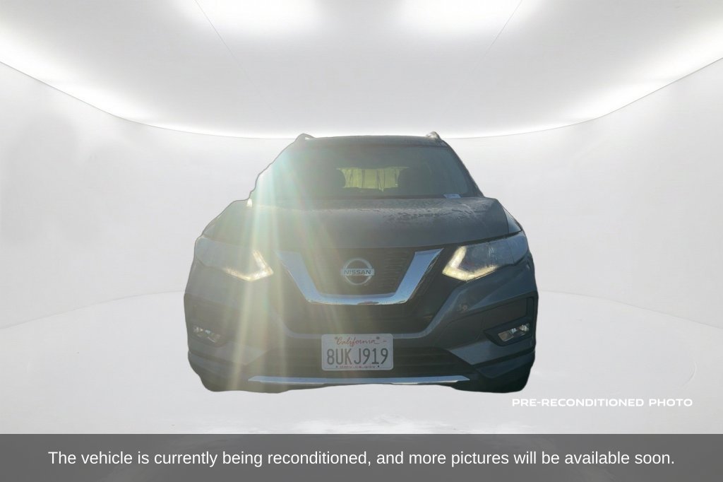 Used 2020 Nissan Rogue SL FWD image 2