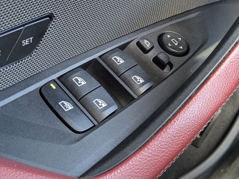 Used 2023 BMW i4 eDrive40 image 28