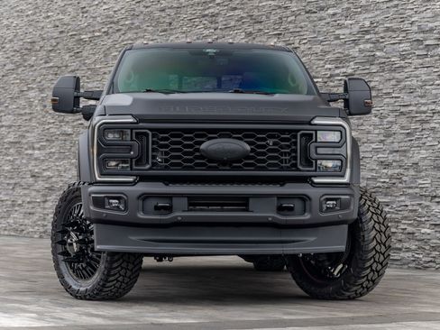 Used 2026 Ford F450 Platinum w/ Platinum Plus Package image 3