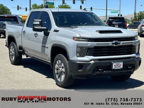 Used 2024 Chevrolet Silverado 2500 Custom w/ Custom Value Package AWD/4WD image 1