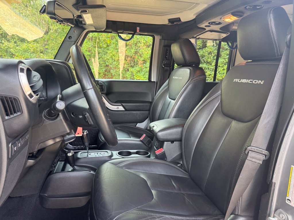 Used 2017 Jeep Wrangler Unlimited Rubicon w/ Connectivity Group AWD/4WD image 11