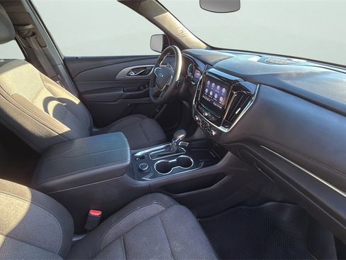 Used 2023 Chevrolet Traverse LT image 22