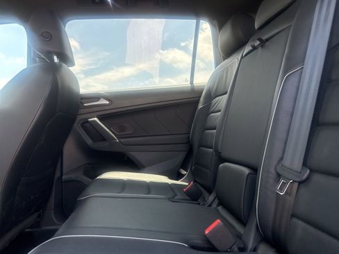 Used 2020 Volkswagen Tiguan SEL Premium R-Line w/ 3rd Row Seat Package AWD/4WD image 39
