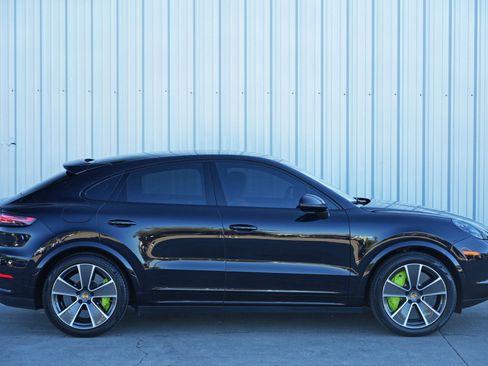 Used 2021 Porsche Cayenne Turbo S image 56