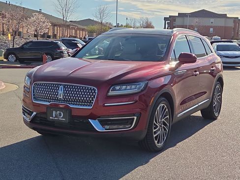 Used 2019 Lincoln Nautilus Reserve image 2