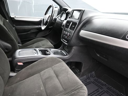 Used 2015 Dodge Grand Caravan SXT w/ Blacktop Package image 27