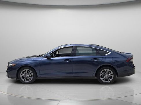 Certified 2023 Honda Accord EX image 4