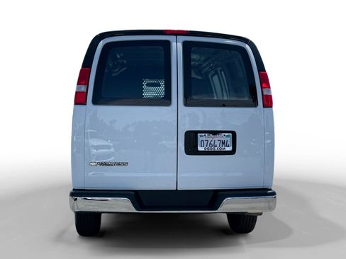 Used 2023 Chevrolet Express 2500 w/ Driver Convenience Package RWD image 4