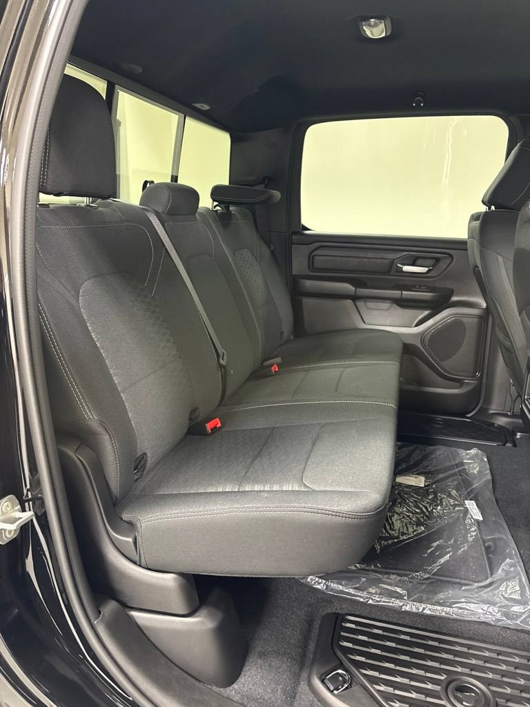 New 2026 RAM 1500 Express AWD/4WD image 29