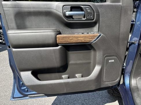 Used 2019 Chevrolet Silverado 1500 High Country w/ Technology Package AWD/4WD image 13