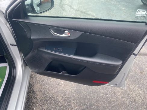 Used 2020 Kia Forte LXS FWD image 17