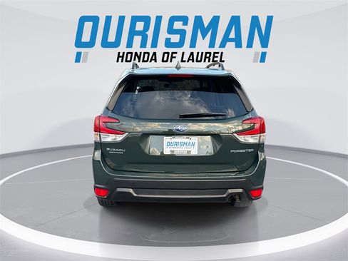 Used 2023 Subaru Forester Premium image 7